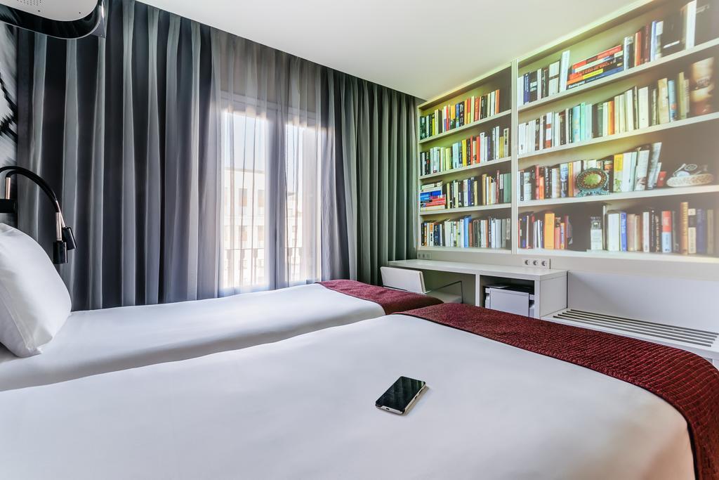 Hotel Bcn Design برشلونة المظهر الخارجي الصورة A room at the hotel